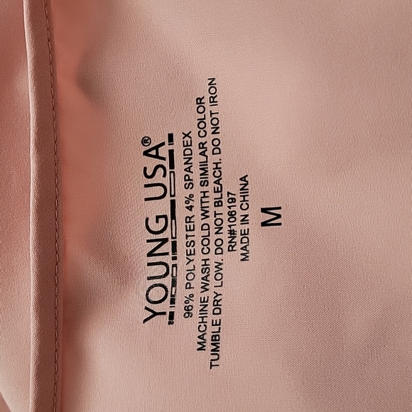 2 YOUNG USA Blouses - Picture 5 of 5